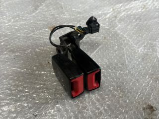 bontott SKODA OCTAVIA III Hátsó középső Biztonsági Öv Csat