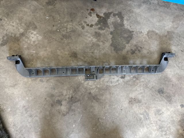 bontott SKODA OCTAVIA III Hátsó középső Lökhárító Tartó (Műanyag)