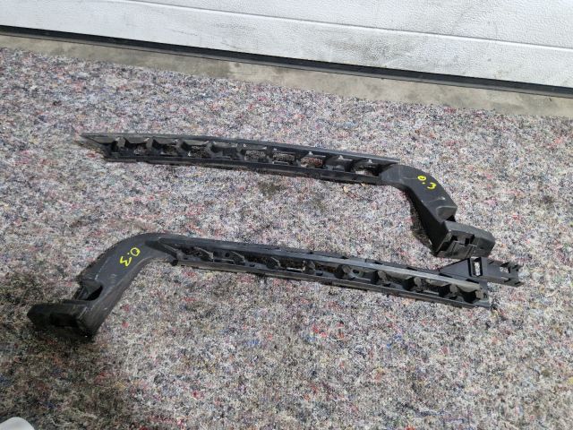 bontott SKODA OCTAVIA III Hátsó középső Lökhárító Tartó (Műanyag)