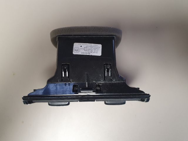 bontott SKODA OCTAVIA III Hátsó középső Szellőző