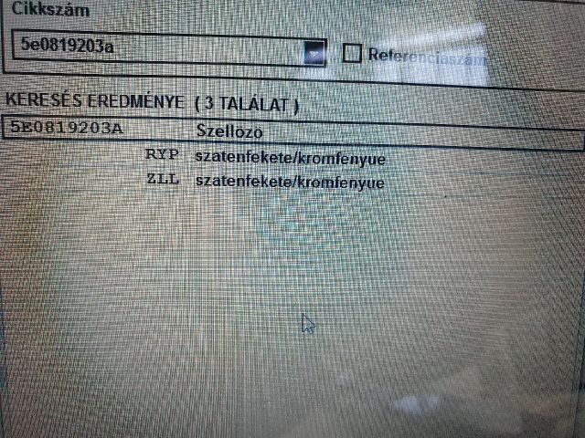 bontott SKODA OCTAVIA III Hátsó középső Szellőző