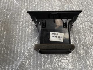 bontott SKODA OCTAVIA III Hátsó középső Szellőző