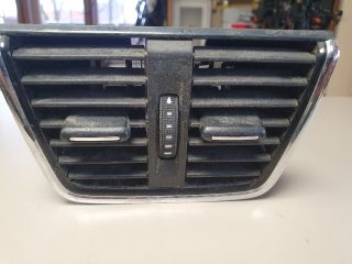 bontott SKODA OCTAVIA III Hátsó középső Szellőző