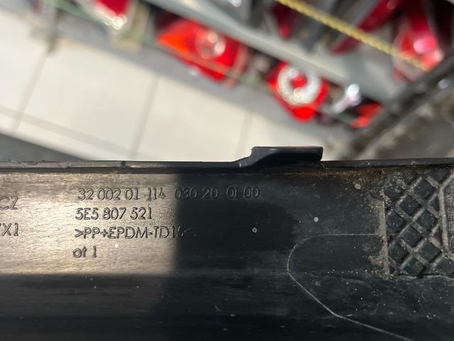 bontott SKODA OCTAVIA III Hátsó Lökhárító Alsó (Műanyag)