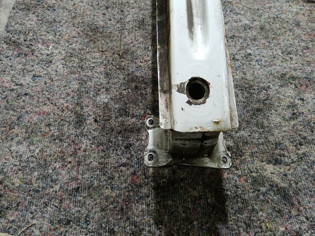 bontott SKODA OCTAVIA III Hátsó Lökhárító Merevítő (Fém)