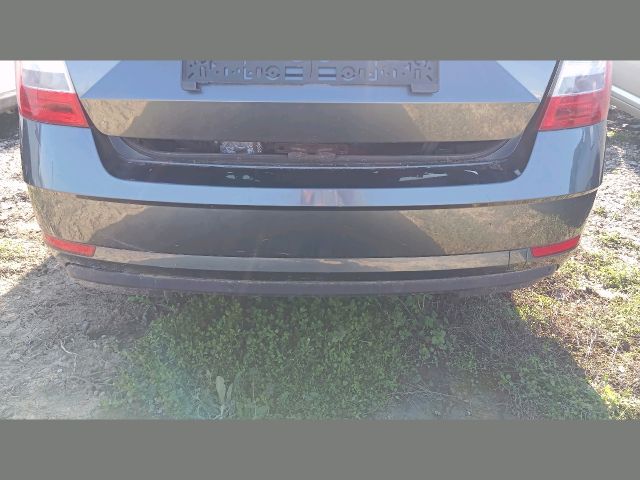 bontott SKODA OCTAVIA III Hátsó Lökhárító (Részeivel)