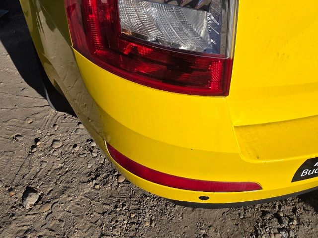 bontott SKODA OCTAVIA III Hátsó Lökhárító (Részeivel)