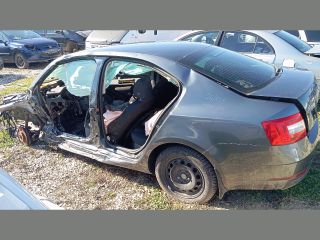 bontott SKODA OCTAVIA III Hátsó Lökhárító (Részeivel)