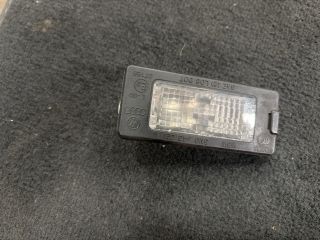 bontott SKODA OCTAVIA III Hátsó Rendszámtábla Világítás