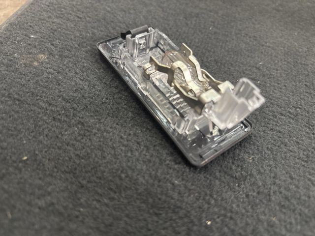 bontott SKODA OCTAVIA III Hátsó Rendszámtábla Világítás