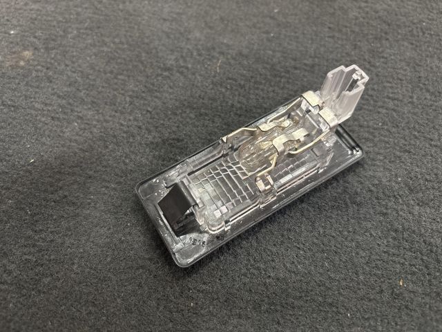 bontott SKODA OCTAVIA III Hátsó Rendszámtábla Világítás