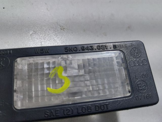 bontott SKODA OCTAVIA III Hátsó Rendszámtábla Világítás