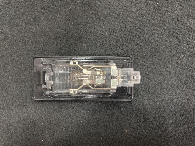 bontott SKODA OCTAVIA III Hátsó Rendszámtábla Világítás