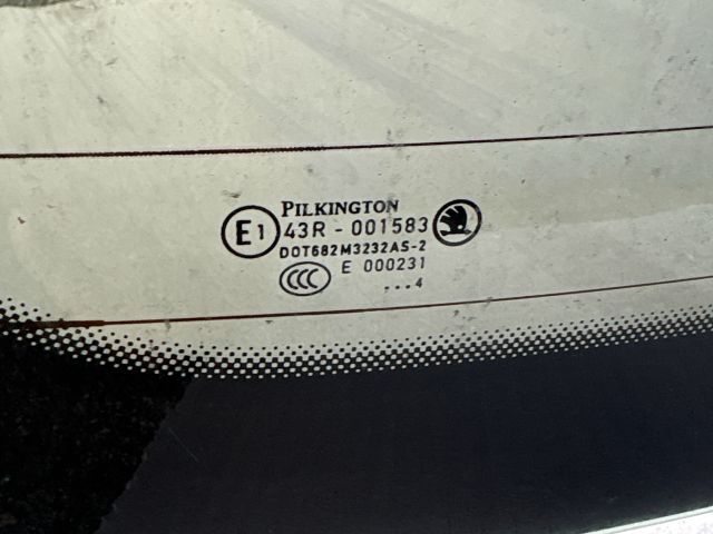 bontott SKODA OCTAVIA III Hátsó Szélvédő