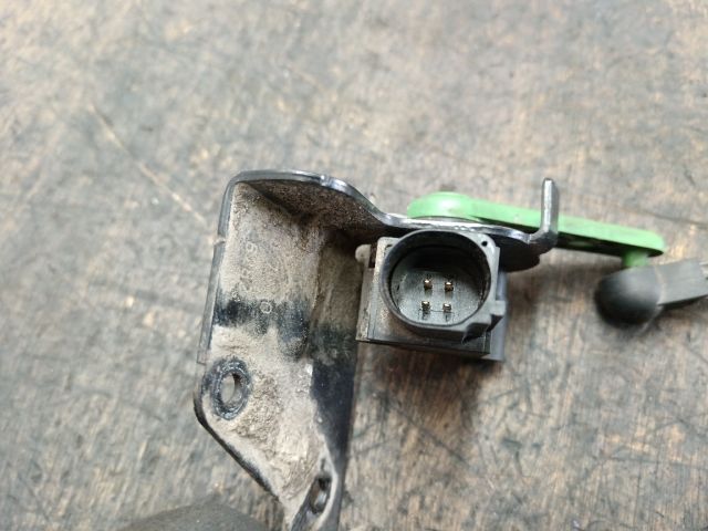 bontott SKODA OCTAVIA III Hátsó Xenon Szintszabályzó Jeladó