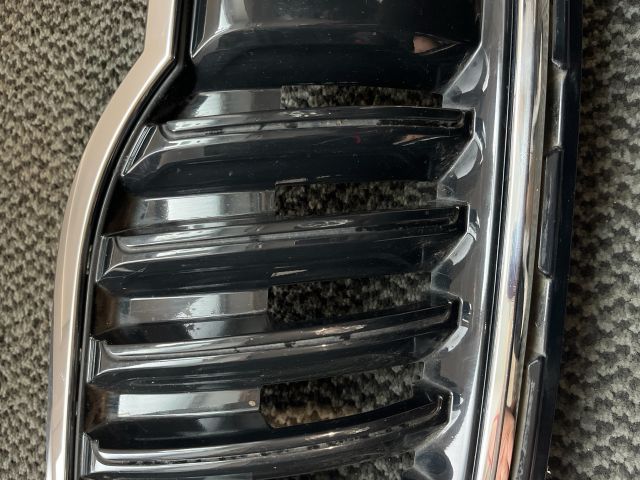 bontott SKODA OCTAVIA III Hűtőrács