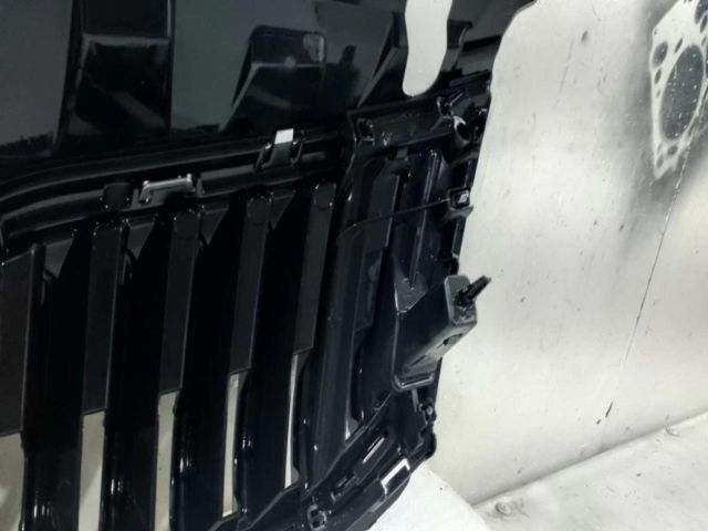 bontott SKODA OCTAVIA III Hűtőrács