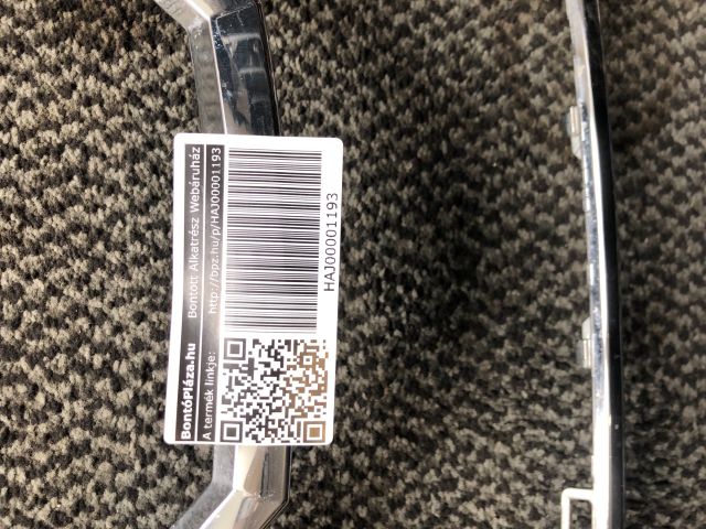 bontott SKODA OCTAVIA III Hűtőrács