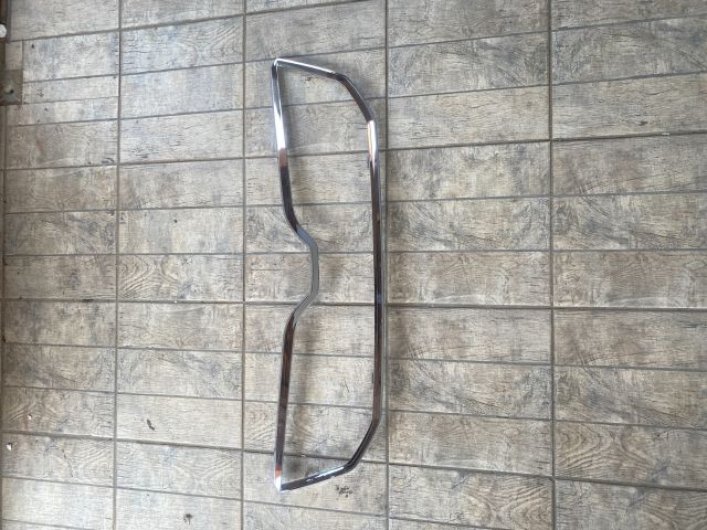 bontott SKODA OCTAVIA III Hűtőrács