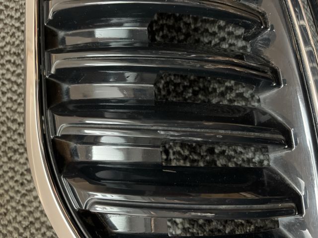 bontott SKODA OCTAVIA III Hűtőrács