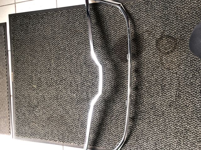 bontott SKODA OCTAVIA III Hűtőrács