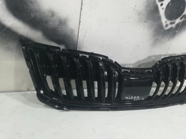 bontott SKODA OCTAVIA III Hűtőrács
