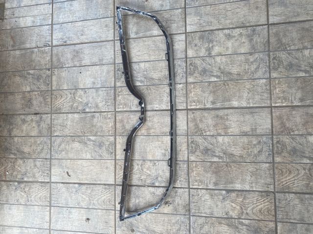 bontott SKODA OCTAVIA III Hűtőrács