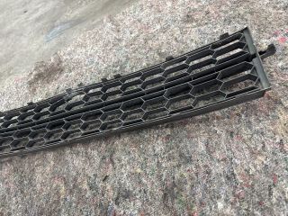 bontott SKODA OCTAVIA III Hűtőrács