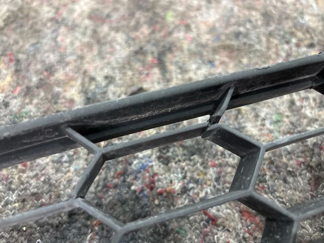 bontott SKODA OCTAVIA III Hűtőrács