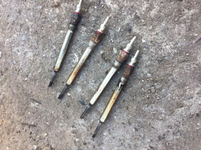 bontott SKODA OCTAVIA III Izzító/Gyújtó Gyertya