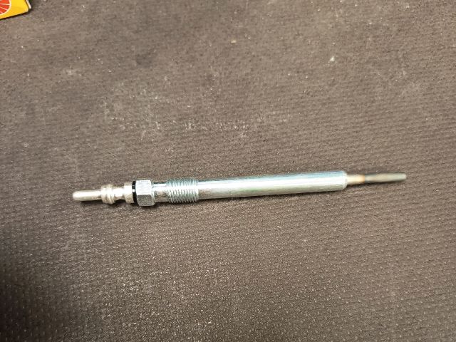 bontott SKODA OCTAVIA III Izzító/Gyújtó Gyertya