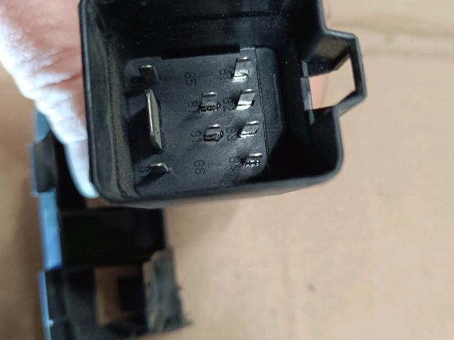 bontott SKODA OCTAVIA III Izzító Relé