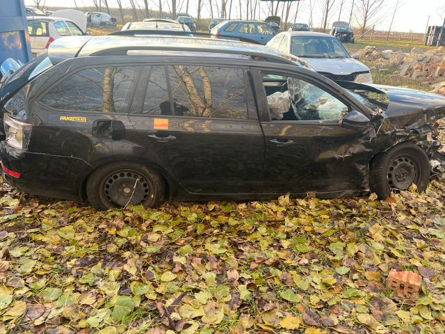 bontott SKODA OCTAVIA III Jobb A Oszlop Burkolat