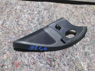 bontott SKODA OCTAVIA III Jobb A Oszlop Hangszóró Burkolat