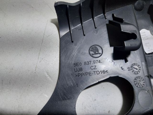 bontott SKODA OCTAVIA III Jobb A Oszlop Hangszóró Burkolat