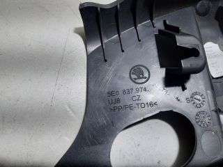 bontott SKODA OCTAVIA III Jobb A Oszlop Hangszóró Burkolat