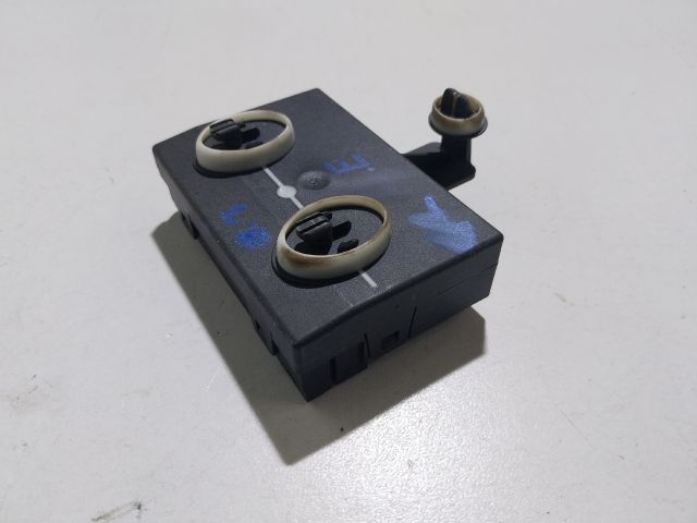 bontott SKODA OCTAVIA III Jobb első Ablakemelő Elektronika