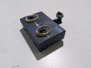 bontott SKODA OCTAVIA III Jobb első Ablakemelő Elektronika