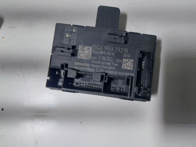 bontott SKODA OCTAVIA III Jobb első Ablakemelő Elektronika