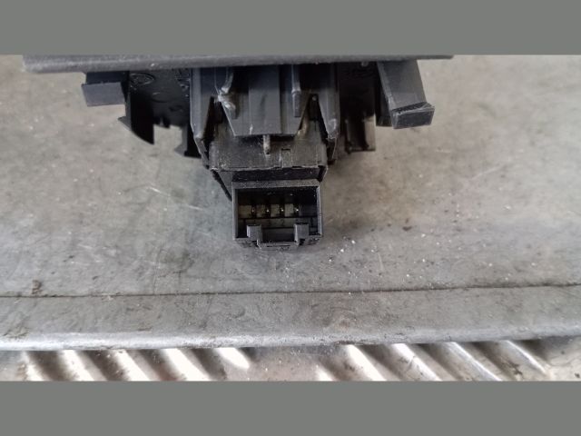 bontott SKODA OCTAVIA III Jobb első Ablakemelő Kapcsoló