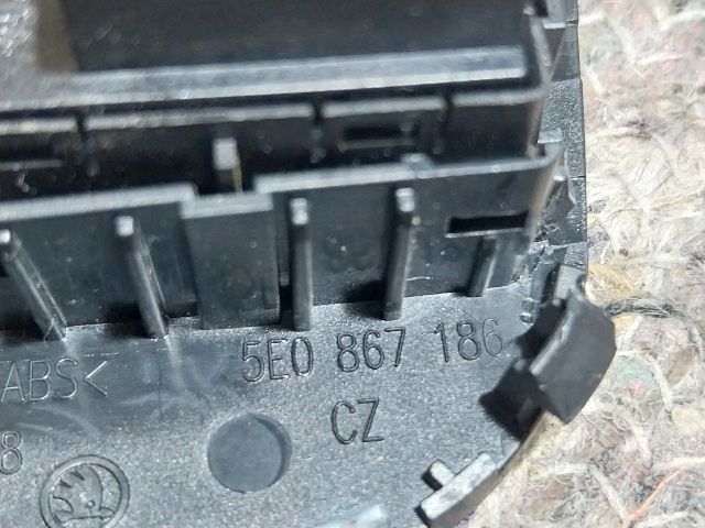 bontott SKODA OCTAVIA III Jobb első Ablakemelő Kapcsoló