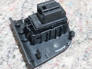 bontott SKODA OCTAVIA III Jobb első Ablakemelő Kapcsoló