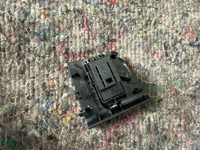 bontott SKODA OCTAVIA III Jobb első Ablakemelő Kapcsoló