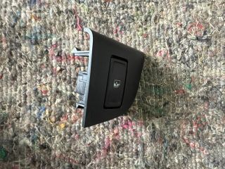 bontott SKODA OCTAVIA III Jobb első Ablakemelő Kapcsoló