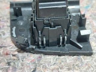 bontott SKODA OCTAVIA III Jobb első Ablakemelő Kapcsoló