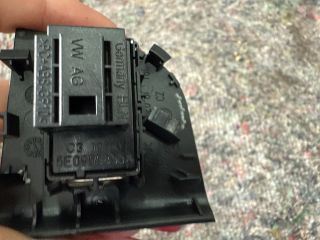 bontott SKODA OCTAVIA III Jobb első Ablakemelő Kapcsoló