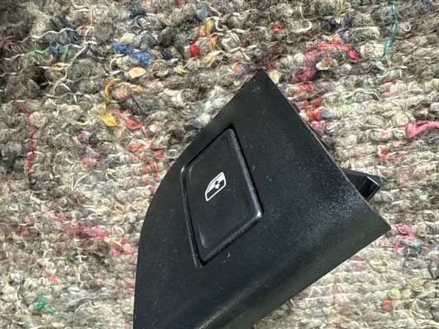 bontott SKODA OCTAVIA III Jobb első Ablakemelő Kapcsoló