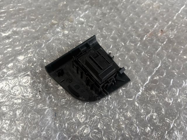 bontott SKODA OCTAVIA III Jobb első Ablakemelő Kapcsoló