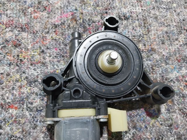 bontott SKODA OCTAVIA III Jobb első Ablakemelő Motor