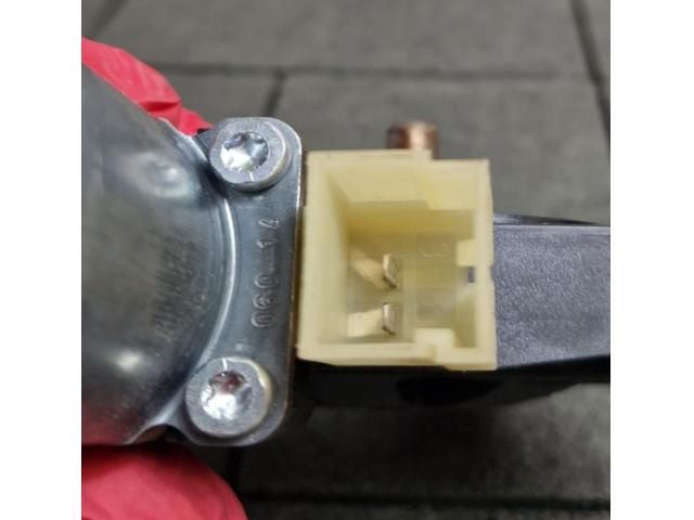 bontott SKODA OCTAVIA III Jobb első Ablakemelő Motor